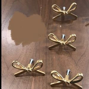 Crate and Kids Gold Bow Drawer Knobs (set of 4)